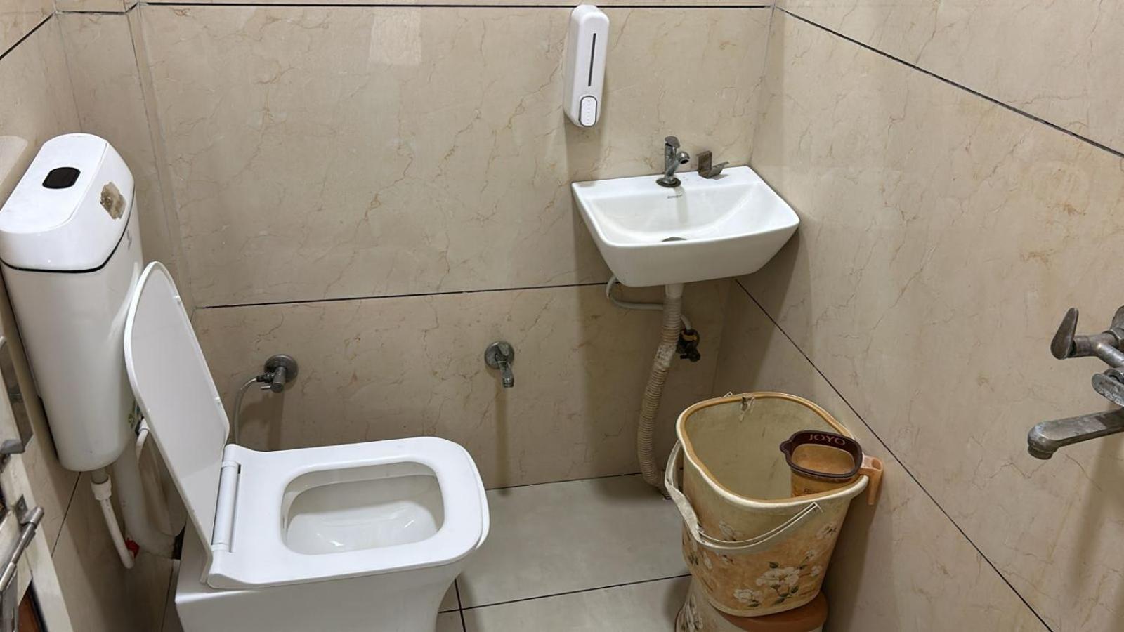 Hotel Empire Ujjain Exteriör bild