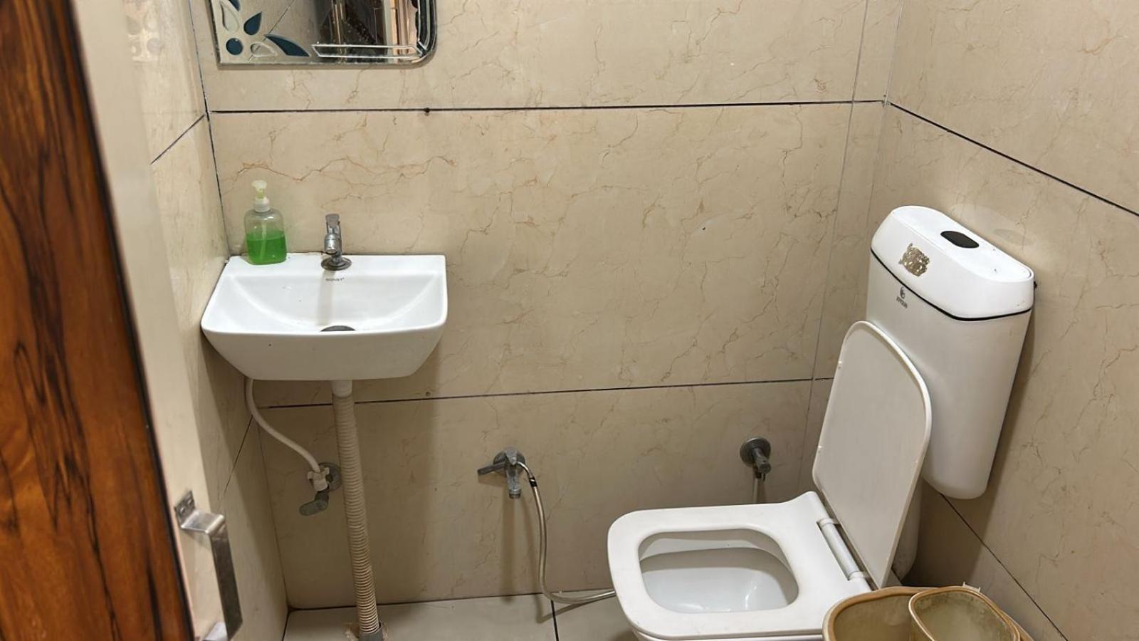 Hotel Empire Ujjain Exteriör bild