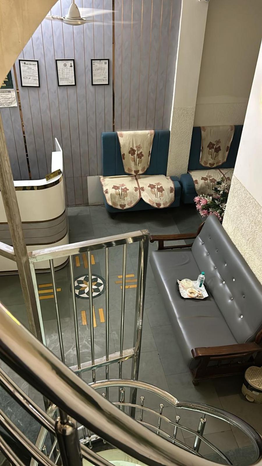 Hotel Empire Ujjain Exteriör bild
